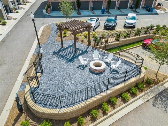 Building Photo - 314 Burgess Walk