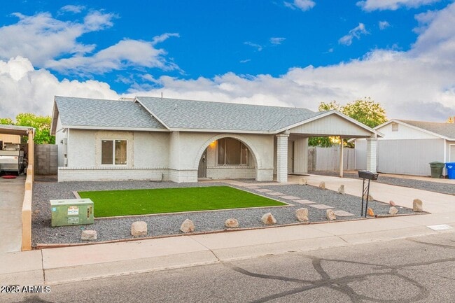 Building Photo - 3551 E Campo Bello Dr