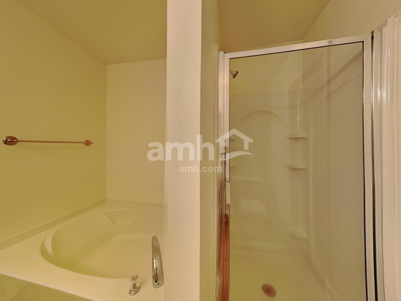 Building Photo - 4455 Westhill Pl