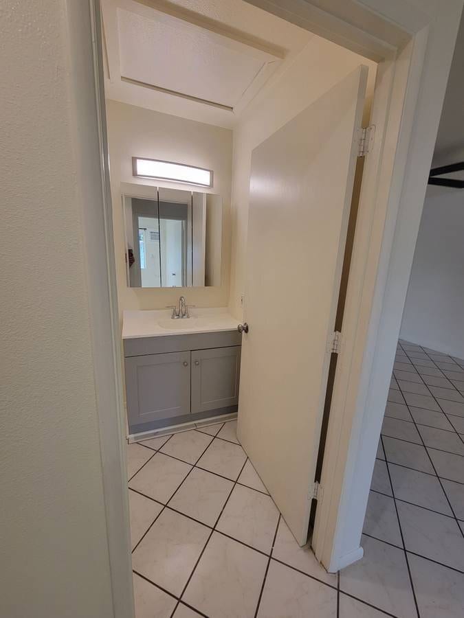 Building Photo - 310 Humupea St