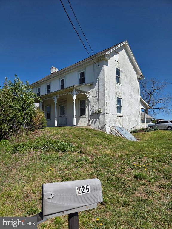 Building Photo - 225 Big Rd