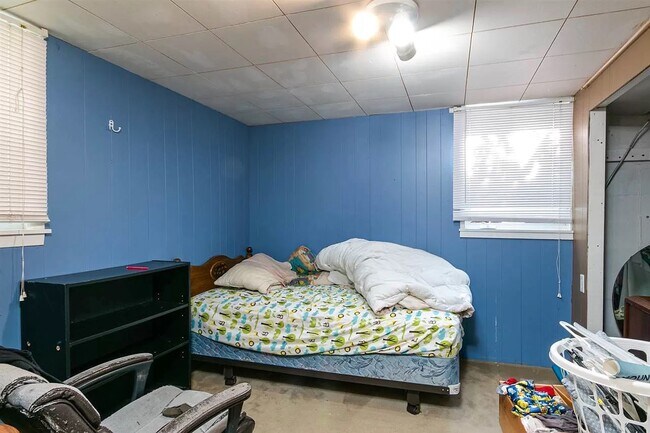 Building Photo - 1944 Hunting Ave