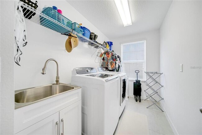 Building Photo - 6460 Makrut Lime Dr