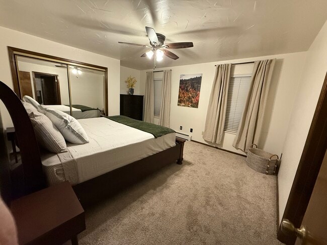 Building Photo - Green House