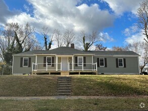 Building Photo - 4 Bedroom / 2 Bath Home Kingsport, TN