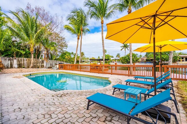 Building Photo - 1712 NE 18th Ave