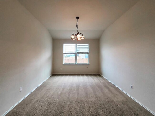 Building Photo - 15109 Fernhill Dr