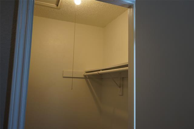 Building Photo - 604 Kings Way Dr