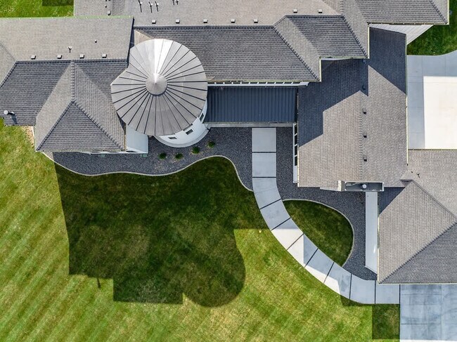 Building Photo - 12401 Rivendell Ct