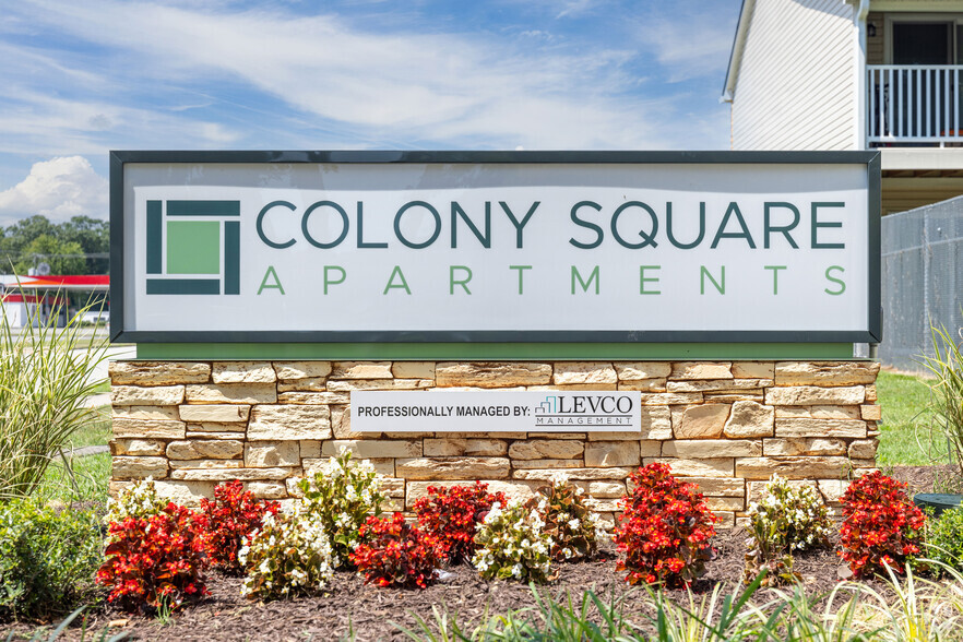 Colony Square Apartments - 52-53 Colony Square Ct Newport News VA 23602 ...