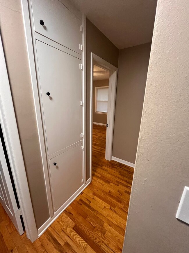 Building Photo - 3 bedroom 2 bathroom located near MSU