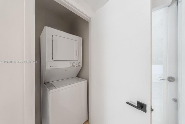 Building Photo - 400 Alton Rd