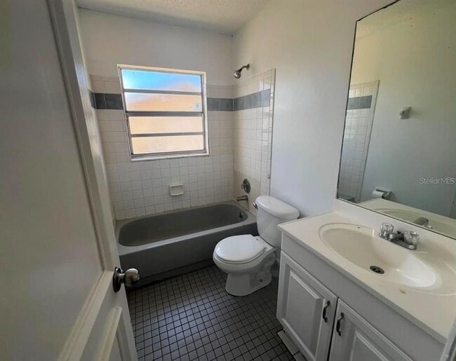 Building Photo - 1109 Woodman Way