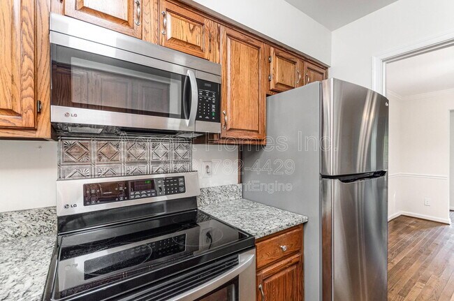 Building Photo - 449 Old Town Ct