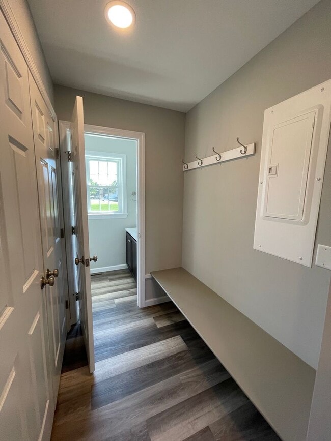 Building Photo - 3 Bedroom 2.5 bathroom Available in Lancas...
