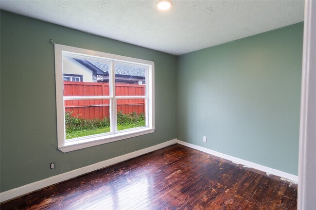 Building Photo - 809 Norell St