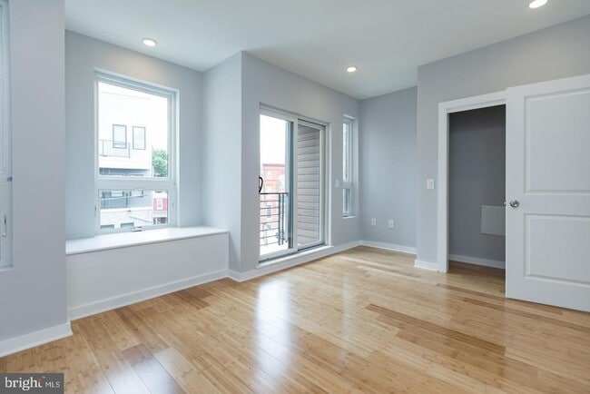 Building Photo - 2230 Frankford Ave