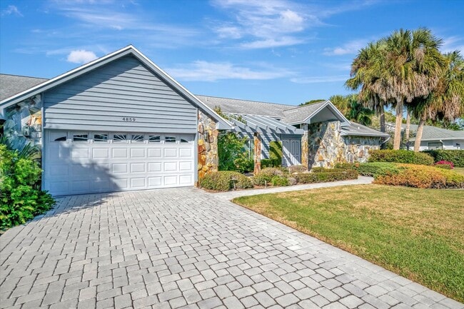 Building Photo - Furnished 3BR/3BA Home with Den, Heated Pool & Lanai in *The Meadows* Sarasota