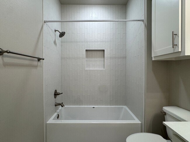 Building Photo - 7110 Alexander Dr