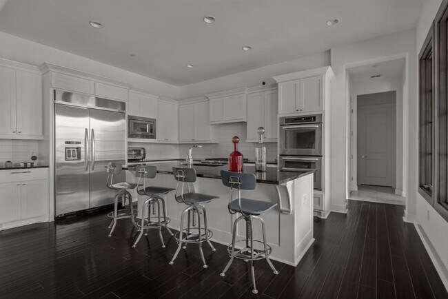 Building Photo - 4720 Rockcliff Rd