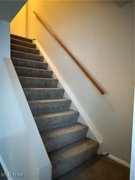 Building Photo - 193 Surrey Ln