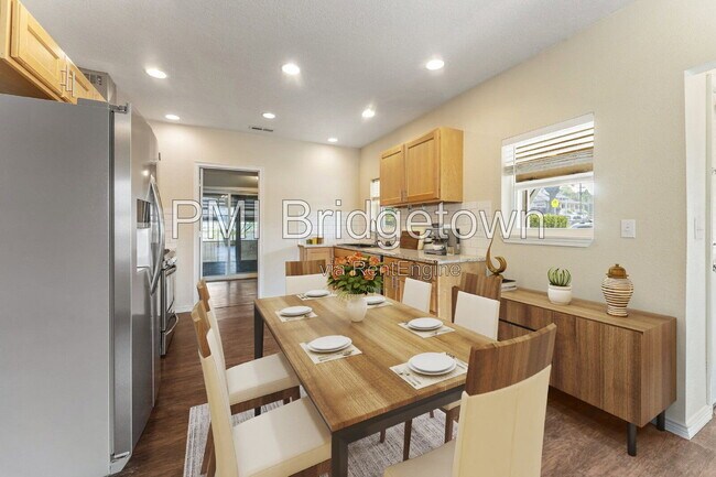 Building Photo - 1115 13th St