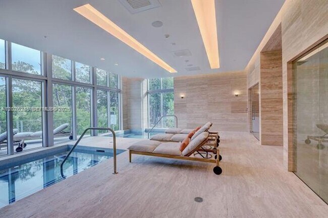 Building Photo - 16385 Biscayne Blvd