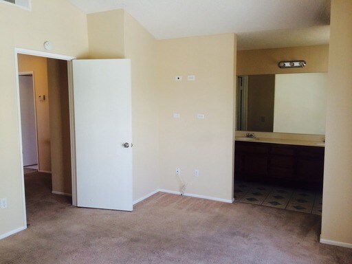 Building Photo - 12040 Ocotillo Dr