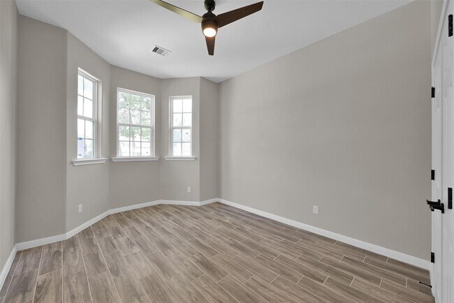 Building Photo - 4783 W Fork Blvd