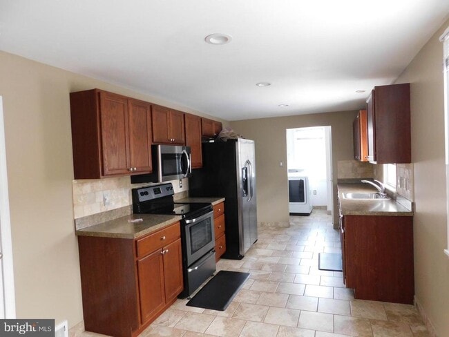 Building Photo - 737 Churchville Rd