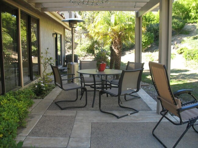 Building Photo - Beautifully Furnished Home For 8 Months in Shadowridge/Vista