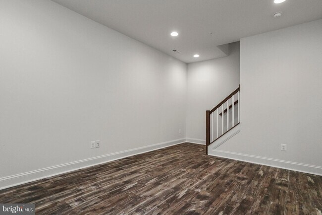 Building Photo - 14583 Lakestone Dr