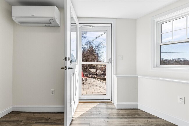 Building Photo - 2 Deane Ave