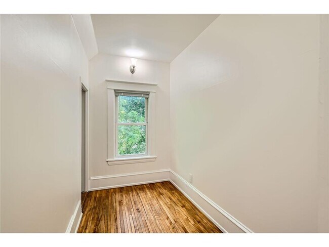 Building Photo - 3014 N Humboldt Ave