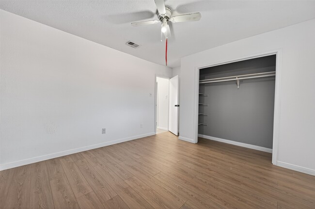 Building Photo - 2603 Shady Bayou Ln