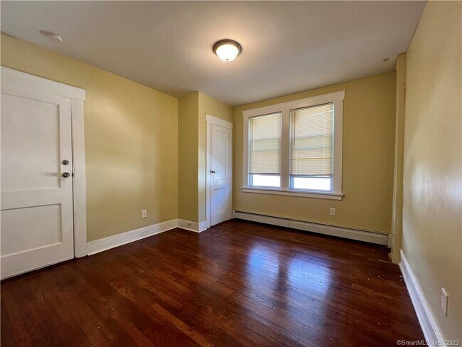 Building Photo - 143 Herkimer St