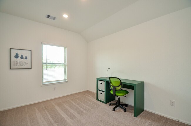 Building Photo - 1105 Breech Dr
