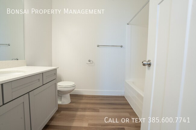 Building Photo - 762 Lang Ct