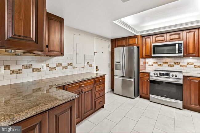 Building Photo - 1101 S Arlington Ridge Rd