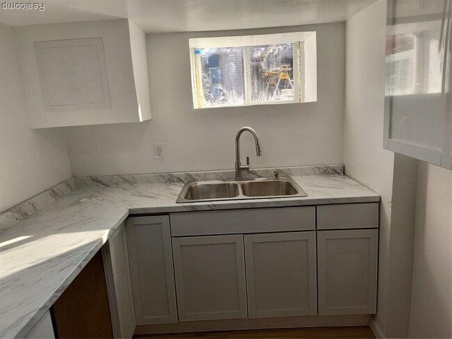 Building Photo - 18080 Westphalia St