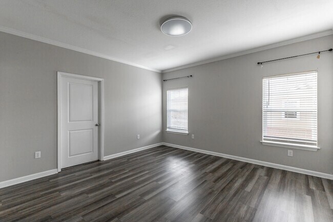 Building Photo - 6105 Regency Ct