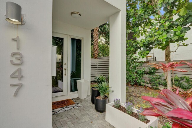 Building Photo - North Ocean Boulevard, Pompano Beach, FL 33062 - 4 BR 3.5 BA townhouse