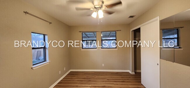 Building Photo - 3903 London Ln