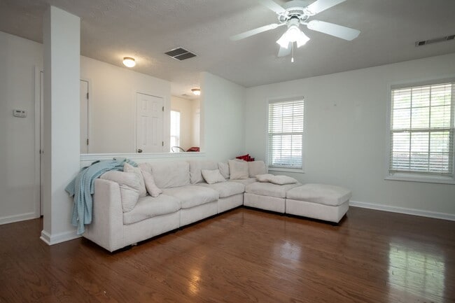 Building Photo - 213 Sidney Lanier Ave