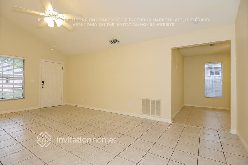 Building Photo - 3764 Carmichael Ct