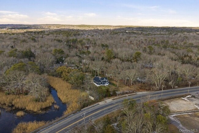 Building Photo - 452 Montauk Hwy