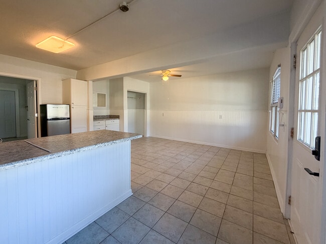 Building Photo - Palomar Dr