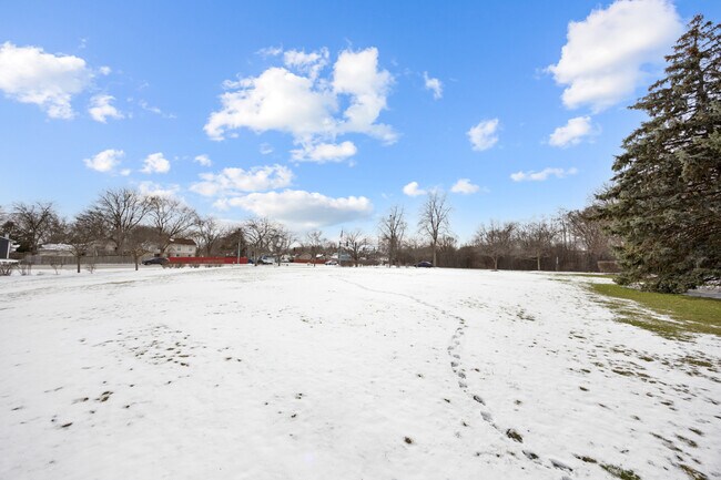 Building Photo - 21 N Park Blvd