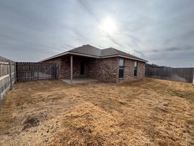 Building Photo - Available June 8th