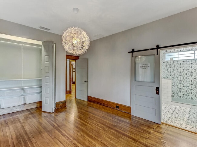 Building Photo - 419 E 3rd St